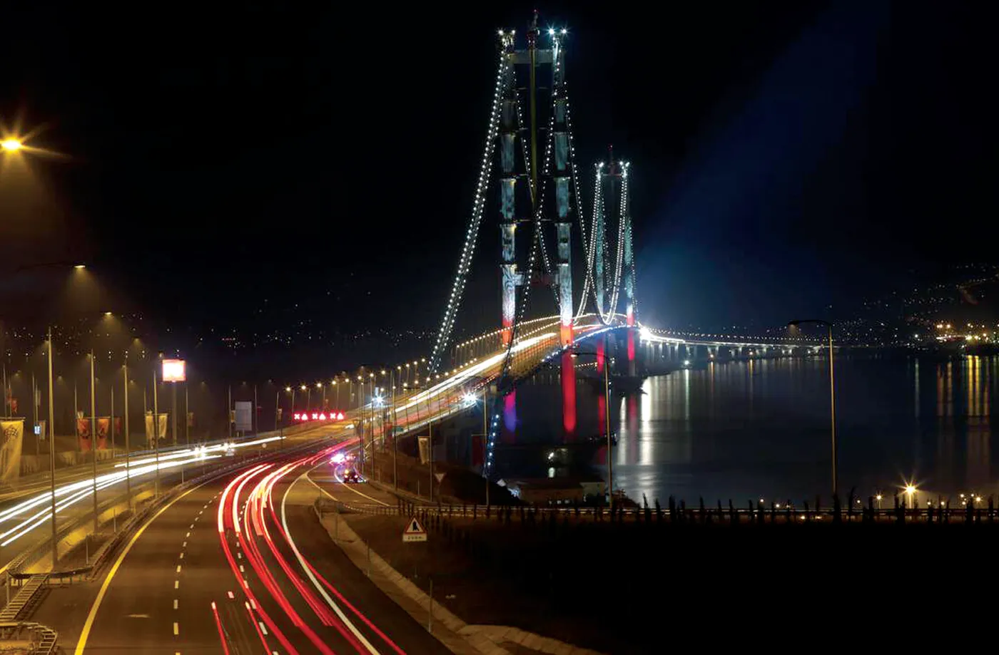 Osmangazi Köprüsü gece aydınlatması